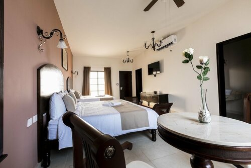 Hotel Los Frailes, Valladolid, Yucatán, Book Hotel Hoteller i Yucatán med parkering, Parkering