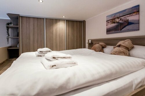 K10 - Kazinczy Street Heritage Suite - Best Location by BQA, Забронировать Апартаменты/квартира Отели Будапешта с парковкой, рядом с Венгерский государственный оперный театр, Парковка