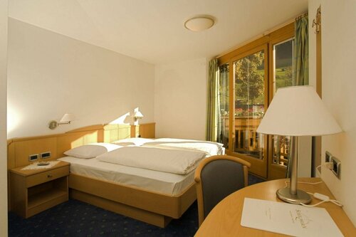Hotel Schölzhorn Superior, Забронировать Отель Отели Рачинес с бассейном, рядом с Подъемник Калькер Альм, Бассейн