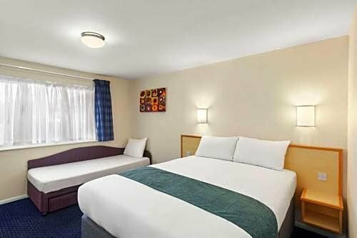 Days Inn by Wyndham Sutton Scotney South, Забронировать Отель Отели Саттон-Скотни 3 звезды, 3*