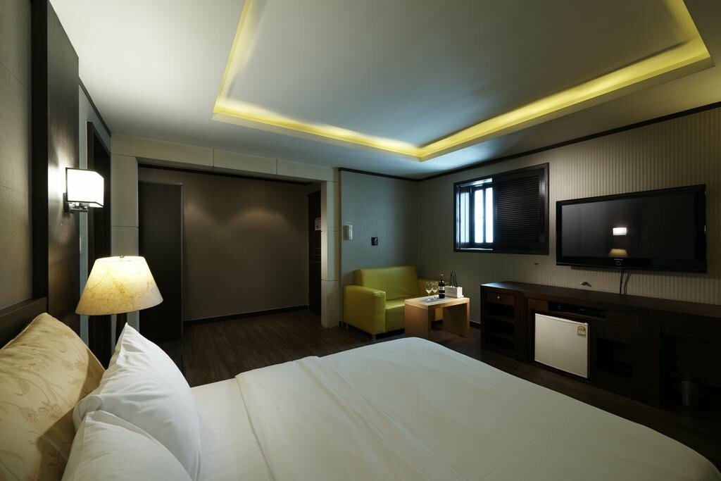 Noblesse Tourist Hotel