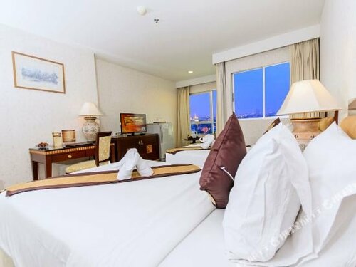 Prince Suites Residence Managed by Prince Palace, Забронировать Отель Бизнес-отели Бангкока, рядом с Храм Ват Ратчанатдарам Воравихан, 4* 5*
