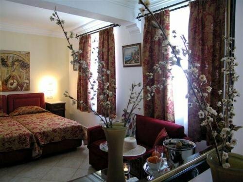 Mistral Hotel, Забронировать Отель Идра Саронические острова, рядом с Profitis Ilias Monastery