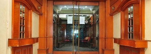 Golden Tower, Забронировать Отель Мейиладутерай штат Тамилнад