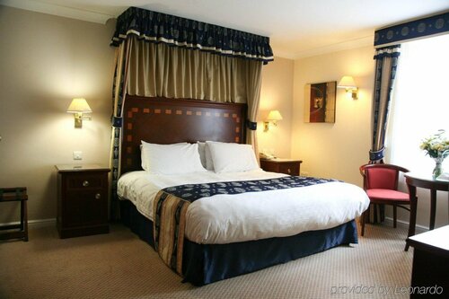 Manor Of Groves Hotel, Golf & Health Club, Забронировать Отель Собриджворт Хартфордшир