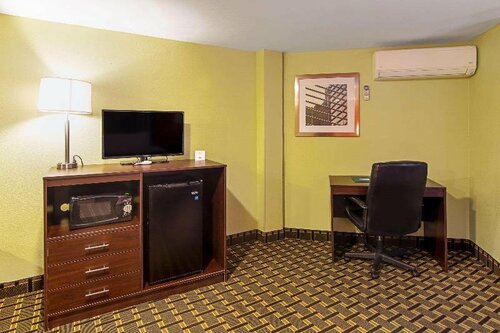 Quality Inn Plainfield, Забронировать Отель  