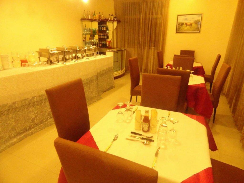 Garr Hotel