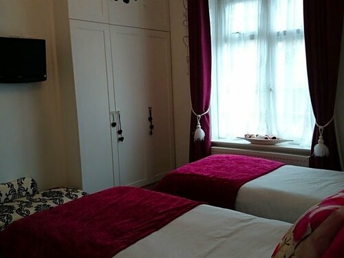 Robertsbrook Guest House, Забронировать Гостевой дом Суонидж Jurassic Coast
