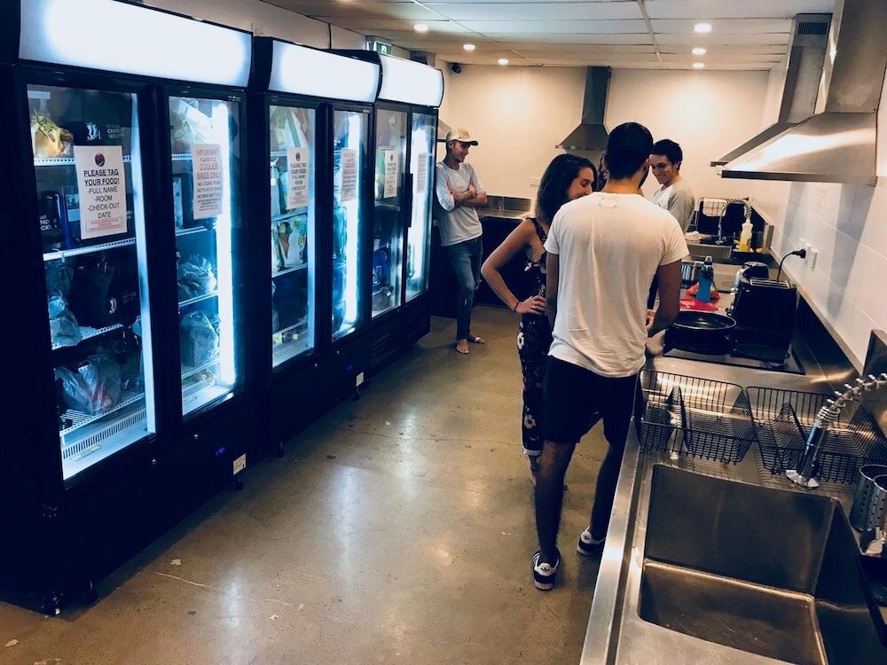 Bunk Surfers Paradise - International Backpacker Hostel