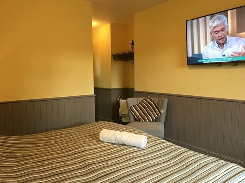 Blazing Donkey Country Hotel, Забронировать Отель Отели Дил с парковкой, Парковка