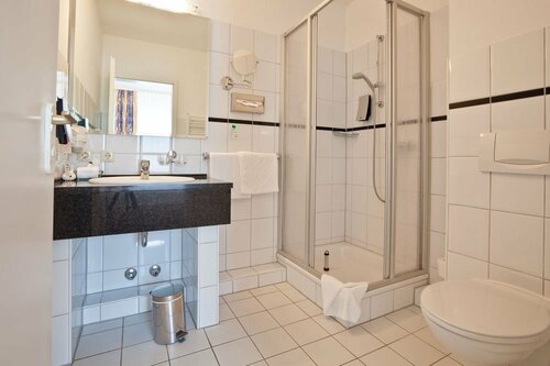 Relexa Hotel Bellevue an der Alster, Забронировать Отель Отели Гамбурга с питанием, рядом с Hamburg Library, Пансион