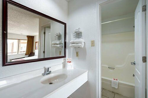 Express Inn & Suites Groesbeck, Rezervați Hotel Groesbeck Texas