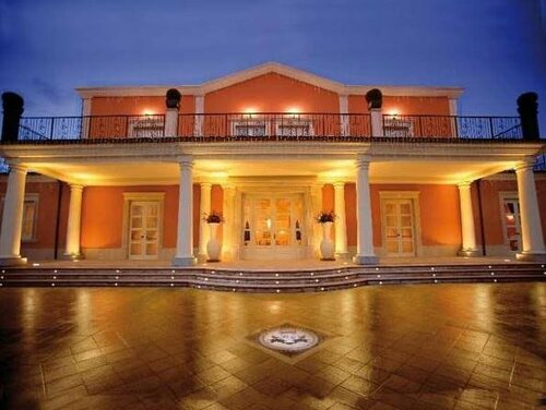 Regina di Saba - Hotel Villa per ricevimenti, Boek Hotel Grottaminarda Irpinia