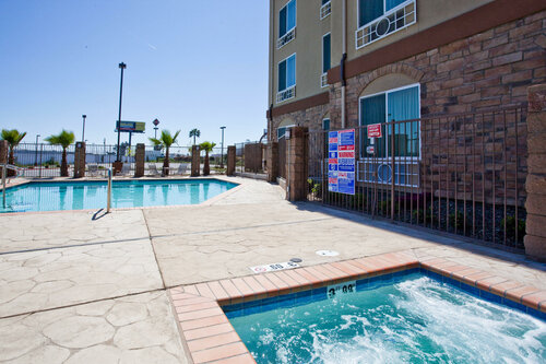 Holiday Inn Express Fresno South by IHG, Забронировать Отель Фресно штат Калифорния