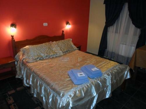 Hosteria LOS ÑIRES, Забронировать Отель Отели провинции Санта-Крус с завтраком, Завтраки