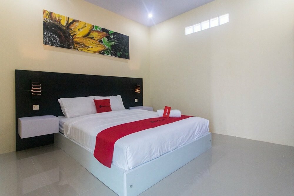 Sans Hotel Borobudur Banyuwangi