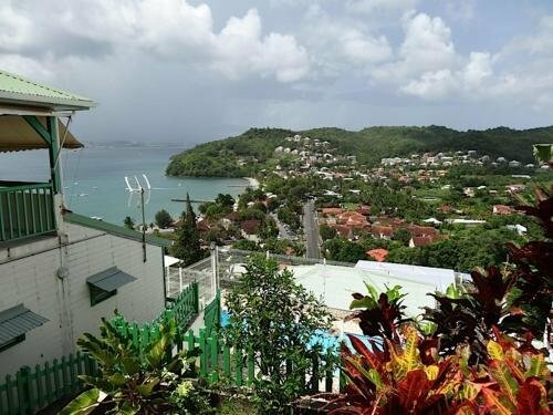 Les Gites Josiane, Đặt Khách sạn Khách sạn ở Fort-de-France có chỗ đỗ xe, Bãi đậu xe