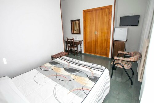 Hostal Venta Del Sol, Забронировать Хостел Баса Granada Province