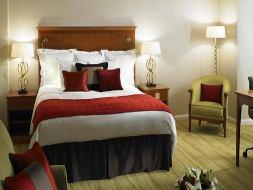 London Marriott Hotel Kensington, Забронировать Отель Отели Лондона с парковкой, рядом с Королевский колледж искусств, Парковка