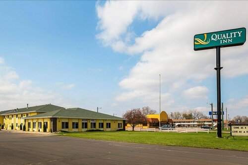 Quality Inn Mitchell I-90, Buchen Sie Hotel Hotels in South Dakota mit Pool, Schwimmbad