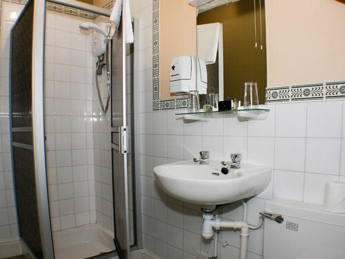 Montpellier Hotel, Book Hotel Llandrindod Wells Powys