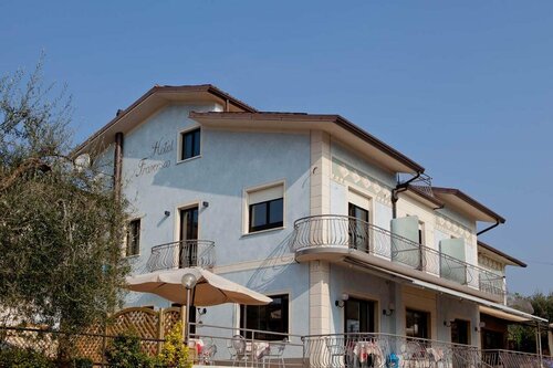 Hotel Francesco, Забронировать Отель Паденге-суль-Гарда Valtenesi del Garda