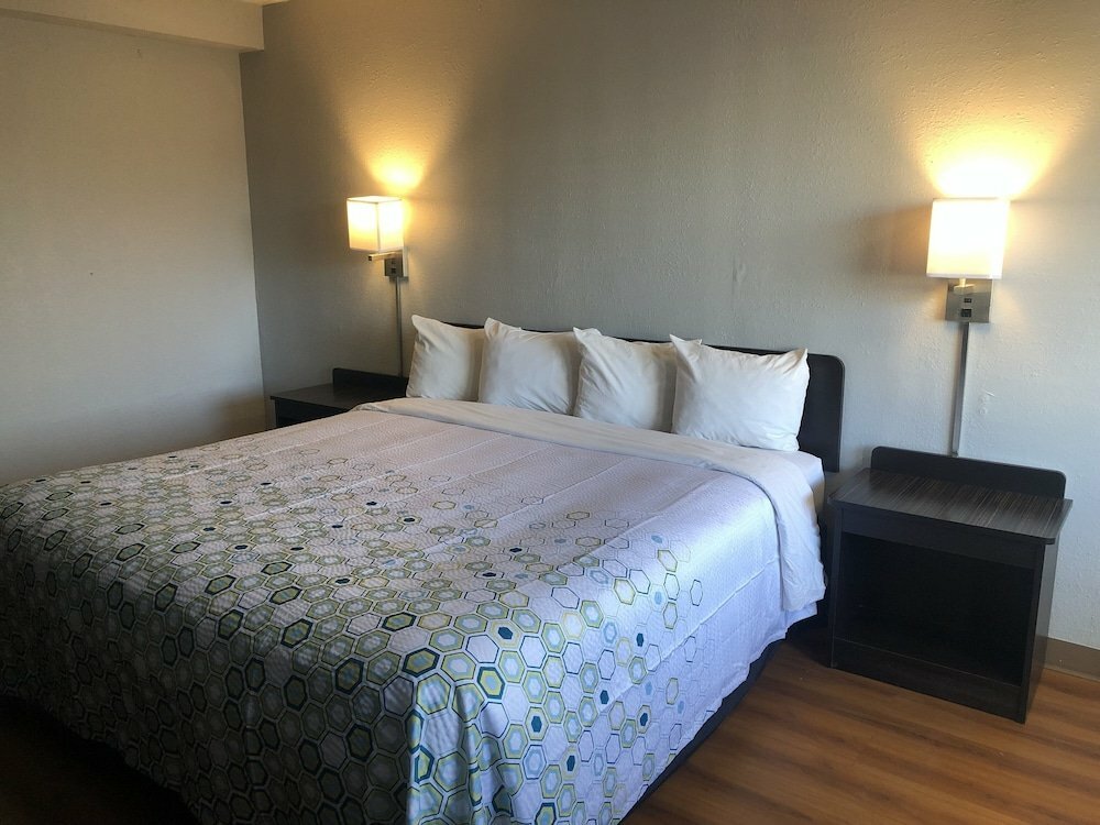 Motel 6 Indianapolis South