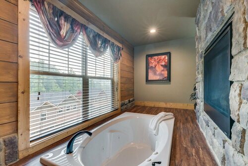 Swimmin in the Smokies - Six Bedroom Chalet, Забронировать Шале Гатлинберг Great Smoky Mountains National Park, рядом с Светофор №3A
