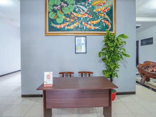 OYO Flagship 90524 Holistay Surabaya, Prenota Hotel Sukolilo 