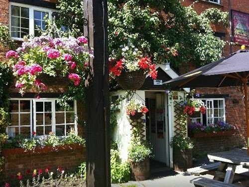 The Pear Tree Inn, Rezervați Pensiune Hoteluri în Gloucestershire cu parcare, Parcare