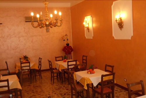 Antico Palazzo, Забронировать Отель «постель и завтрак» Джардини-Наксос Побережье Таормины