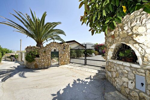Casa Vacanze Spiaggia Playa, Забронировать Отель Отели Кастелламмаре-дель-Гольфо с парковкой, Парковка