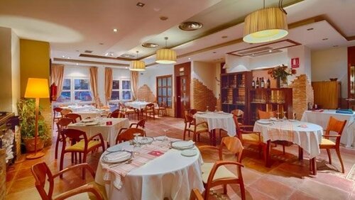 Hotel Cervantes, Забронировать Отель Линарес Хаэн