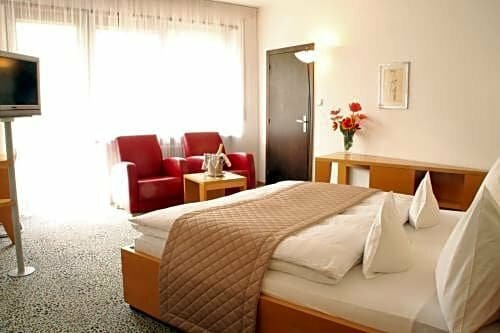 Parkhotel Marlena, Забронировать Отель Марленго Merano and Sorroundings