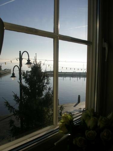 Hotel Cafe Restaurant Van Den Hogen, Забронировать Отель Волендам IJsselmeer