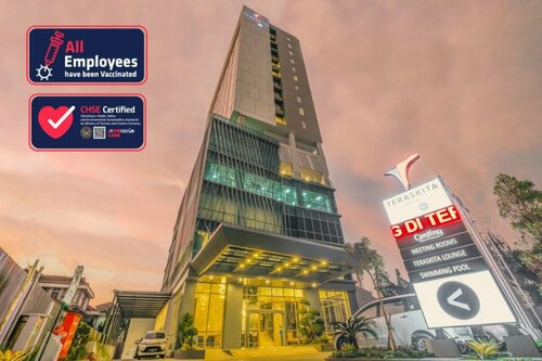 Teraskita Hotel Makassar managed by DAFAM, Reserva ahora Hotel Hoteles en Célebes con piscina, Piscina