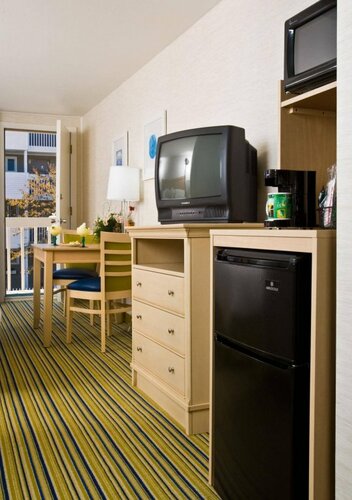 Surfside Hotel and Suites, Забронировать Отель Отели Провинстаун с парковкой, рядом с Commercial Street, Парковка
