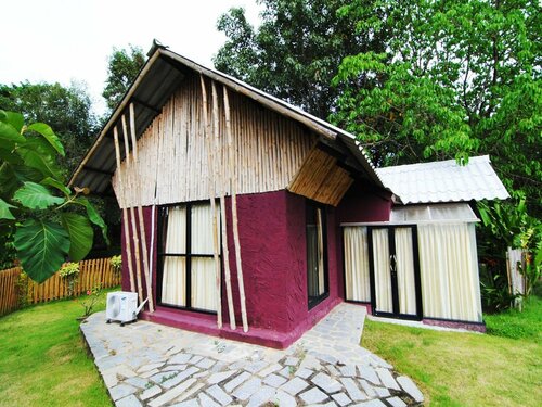 River Kwai Botanic Delight Resort, Забронировать Курортный отель Отели Центрального Таиланда с бассейном, Бассейн
