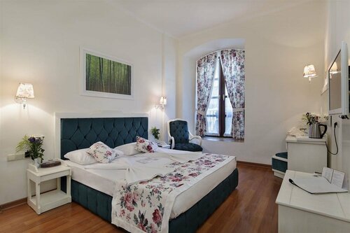 Adalya Port Hotel, Забронировать Отель Калеичи Анталья, рядом с Минарет Йивли