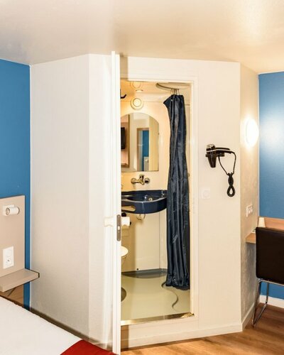 Fasthotel Barentin, Book Hotel Hoteller i Upper Normandy med parkering, Parkering
