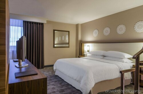 Sheraton Suites Santa Fe, Book Hotel Hoteller i Mexico DF med parkering, Parkering