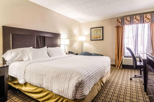 Clarion Inn Pittsburgh Cranberry, Забронировать Отель Крэнберри-Тауншип Пенсильвания