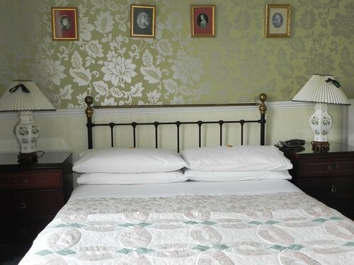 Ashlyn Guest House, Забронировать Гостевой дом Лейт Эдинбург, рядом с Здание церкви Святого Стефана
