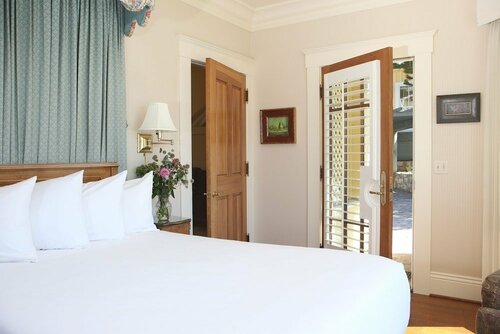 Seven Gables Inn on Monterey Bay, A Kirkwood Collection Hotel, Забронировать Отель Пасифик-Гров Виноградники Монтерей