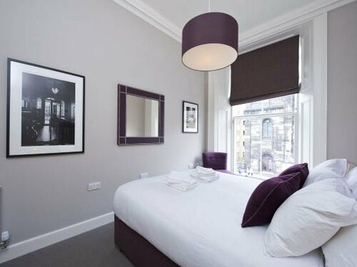 No1 Apartments Edinburgh - George IV Bridge, Забронировать Апартаменты/квартира Апартаменты Эдинбурга, рядом с Торговый район "Мултриз-уолк", Апартаменты/квартира