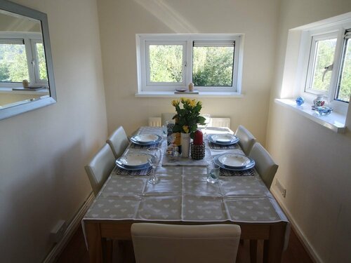 Garth Olwg 2 Bed Apartment by Cardiff Holiday Homes, จอง อพาร์ทเมนท์ Cardiff Bay คาร์ดิฟฟ์