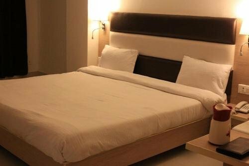 Hotel City Walk, Забронировать Отель Отели Бхопала с парковкой, Парковка