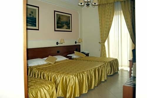 Hotel Elio, Забронировать Отель Отели Марильяно с парковкой, Парковка