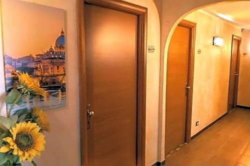 AlbaDomus Affittacamere o GuestHouse, Забронировать Отель «постель и завтрак» Номентано Рим, рядом с Квинтилиани