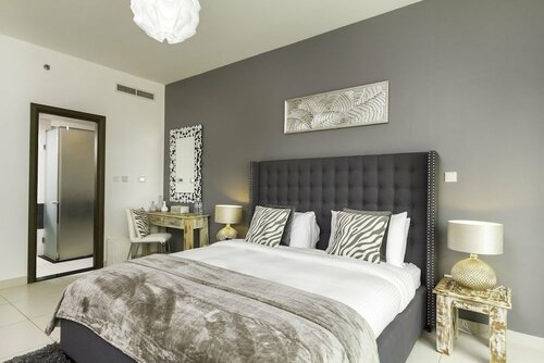 Апартаменты Stylish Opera Loft Walk to Burj Khalifa & Dubai Mall, Забронировать Апартаменты/квартира Отели Эмирата Дубая с парковкой, рядом с Green Planet Dubai, Парковка